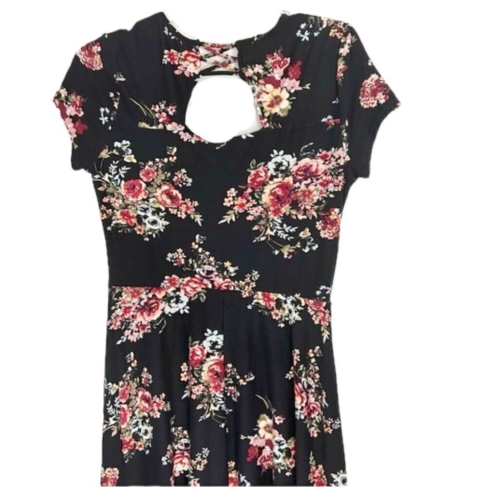2/$30 Junior Cap Sleeve Black Floral Stretchy Sundress Partial Open Back Large